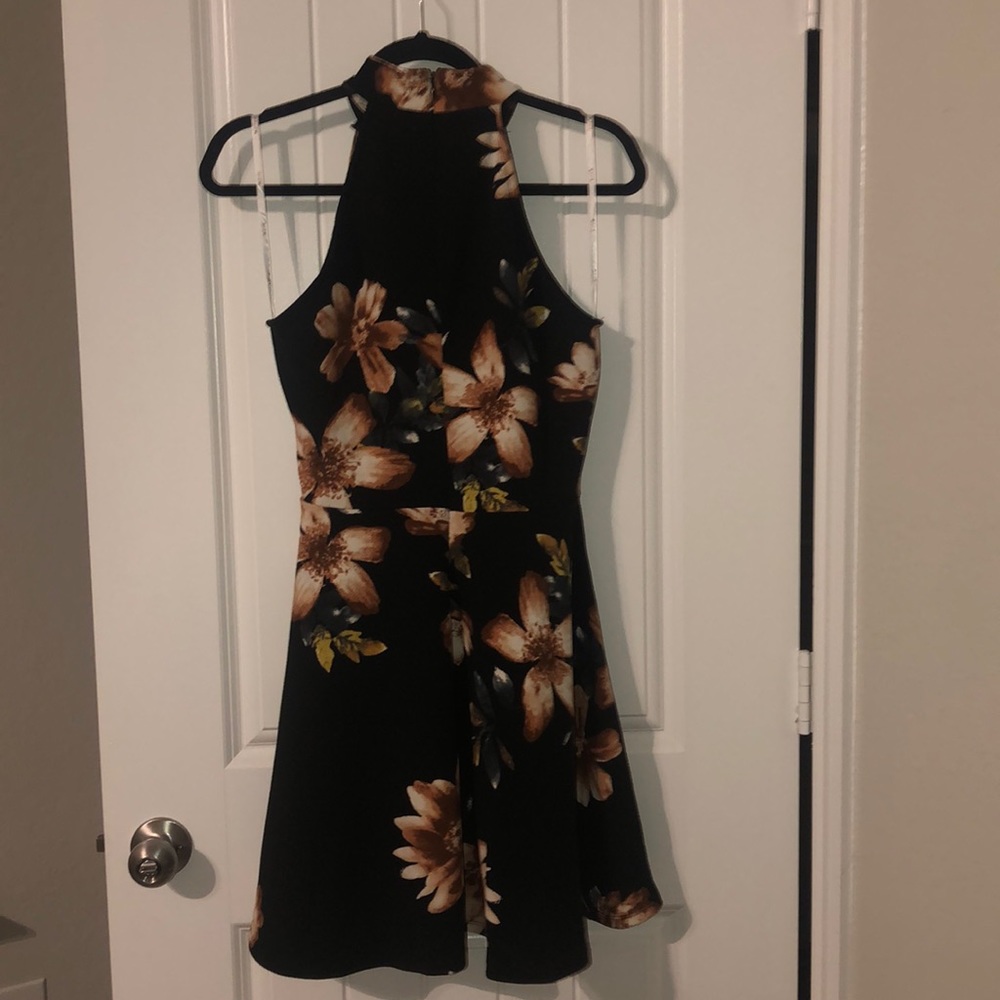 Flowered Spring dress, Juniors Size L - Picture 2 of 2